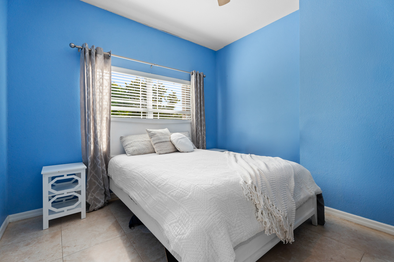 PINEAPPLE WAY 19A, BODDEN TOWN HOME