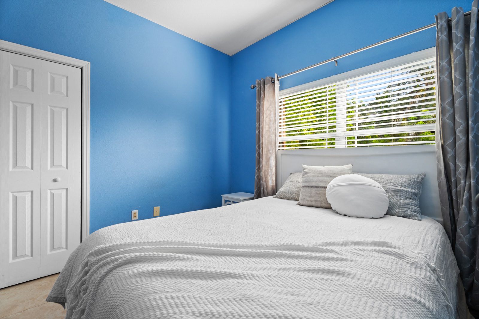 PINEAPPLE WAY 19A, BODDEN TOWN HOME